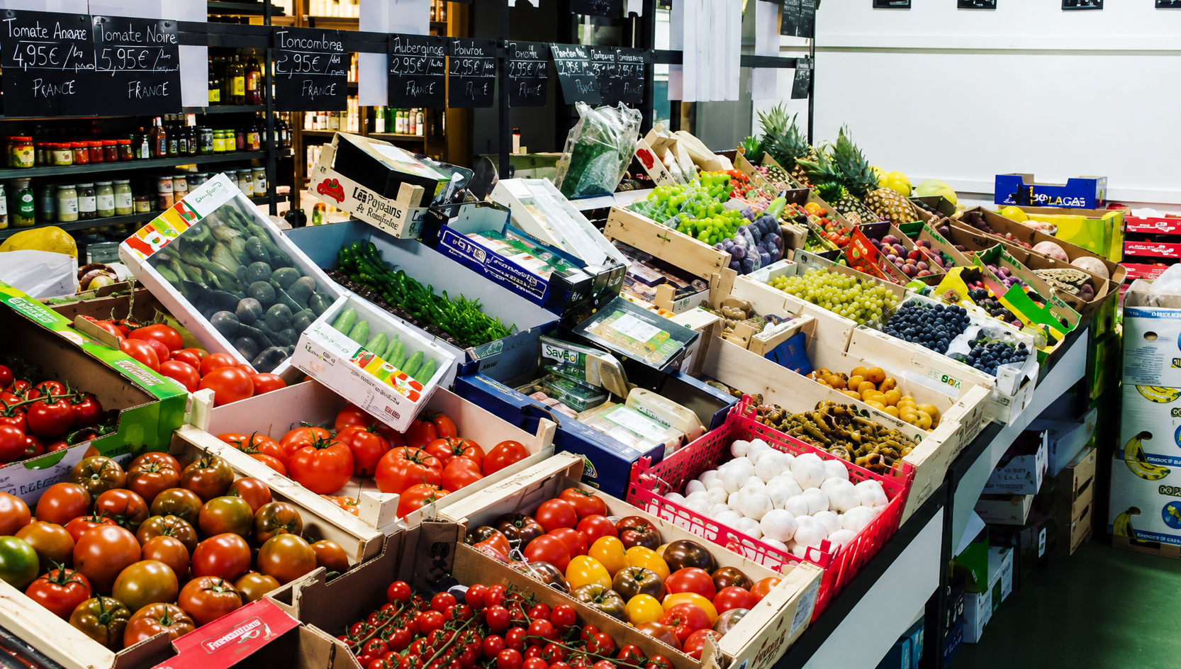 Ingredientes frescos e seleção de produtos em mercado